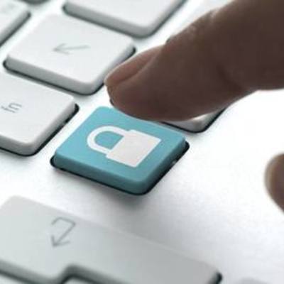 Timeline: 10 FALLOS HISTÓRICOS  DE SEGURIDAD INFORMÁTICA