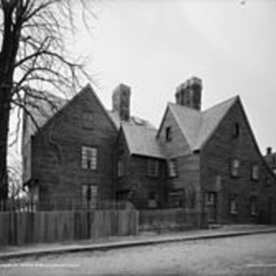 Timeline: House of the Seven Gables