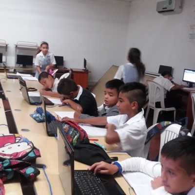 Timeline: TECNOLOGÍA EDUCATIVA SU EVOLUCIÓN HISTÓRICA