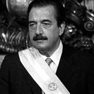 Timeline: Democracia Renacida