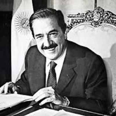 Timeline: Cápitulo VII: Presidencia de Raúl Alfonsín (1983-1989).