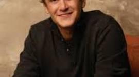 Timeline: La vida de Marshall