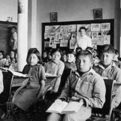 Timeline: momentos históricos de la pedagogía