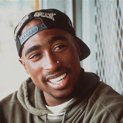 Timeline: Biografía de Tupac Shakur