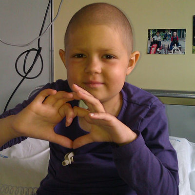 Timeline: Niños participando en investigación clínica.