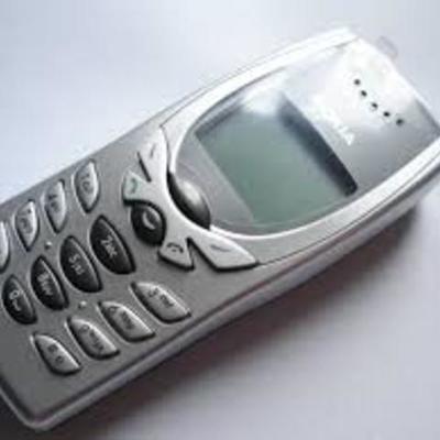 Timeline: Cell phones in 2001