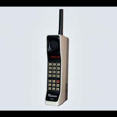 Timeline: la historia del teléfono celular