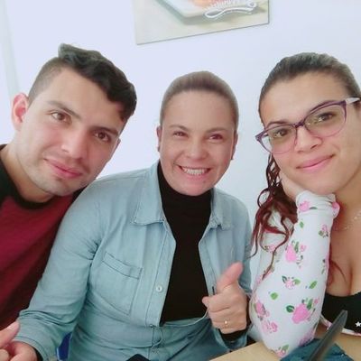 Timeline: LINEA DE TIEMPO: integrantes johon imbajoa, Judy Goyeneche, Carolina Hernández