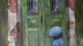 Timeline: Мальчик. стоит перед дверью.