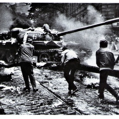 Timeline: LA GUERRA FRÍA