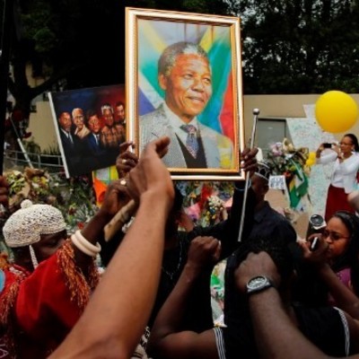 Timeline: Biography of Nelson Mandela; (1918 - 2013)