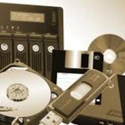 Timeline: PROCESOS DE INNOVACION EN LOS DISPOSITIVOS DE ALMACENAMIENTO