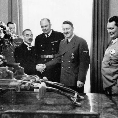 Timeline: 1937: Italy, Germany & Japan signed Anti-Comintern Pact, against Russia