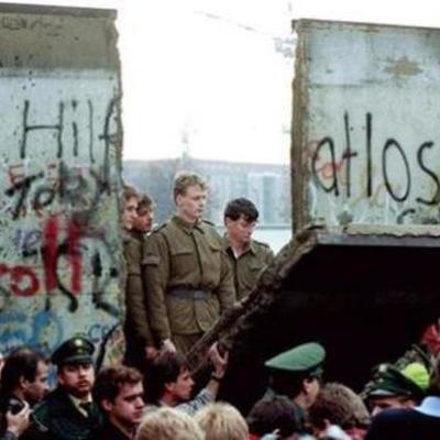 Timeline: Øst og vest - fra splittelse til samarbeid