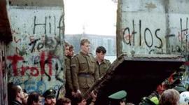 Timeline: Øst og vest - fra splittelse til samarbeid