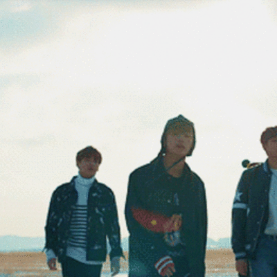 Timeline: BTS – корейская группа.