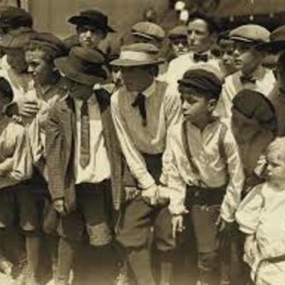 Timeline: Tras los pasos de la infancia y la adolescencia