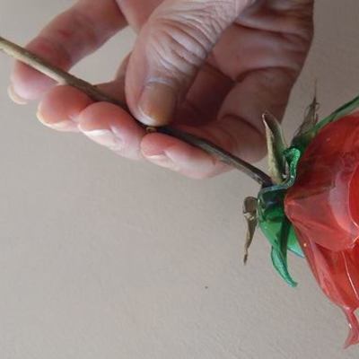 Timeline: ¿Cómo transformar envases de plástico desechable en un adorno, juguete u objeto utilitario?