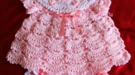 Timeline: Autobiografía de una prenda familiar: un trajecito