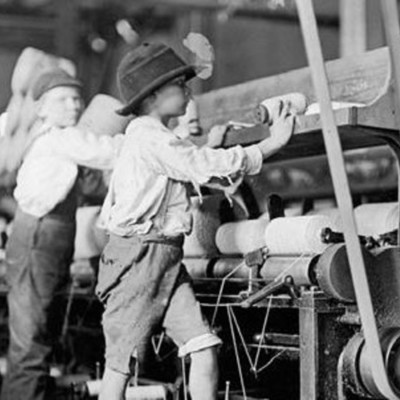 Timeline: Cambios a través del tiempo enla infancia y adolescencia.