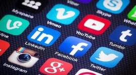 Timeline: Social Media