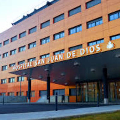 Timeline: 1954: la UN y el hospital San Juan de Dios firman el primer convenio docencia-asistencia.