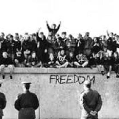 Timeline: berlin wall