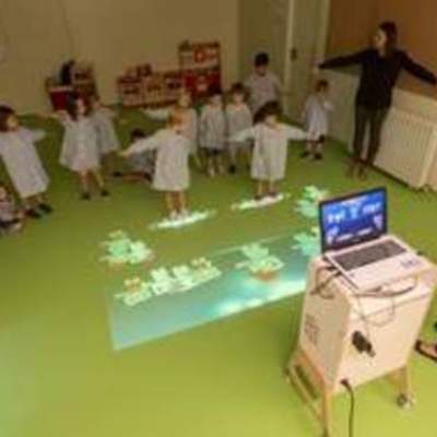 Timeline: ambientes de aprendizaje virtual y presencial