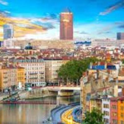 Timeline: Raconte ton voyage à Lyon!