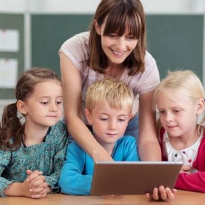 Timeline: Concepto de pedagogía y teorías del aprendizaje significativo.