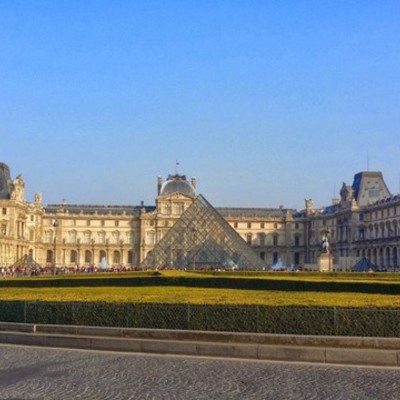 Timeline: HISTOIRE DES DIFFÉRENTES CONSTRUCTIONS DU LOUVRE