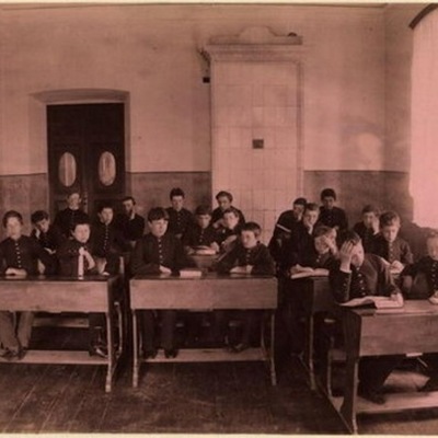 Timeline: Historia escolar de Leonor