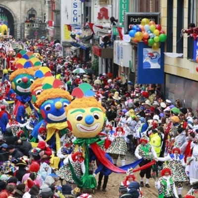 Timeline: Karnival Emma