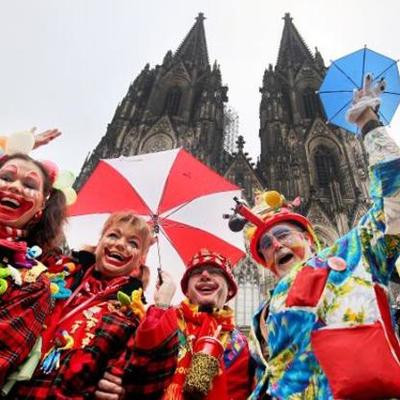 Timeline: Karneval in Koln Zodie