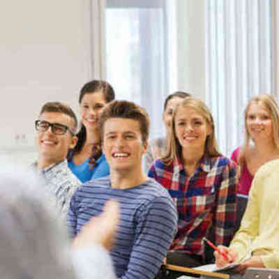 Timeline: Educación a distancia y presencial