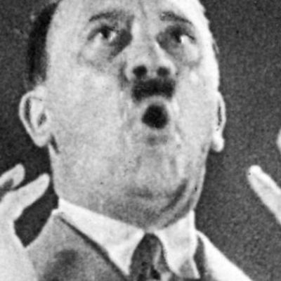 Timeline: Eix cronològic del nazisme. By: Victor Asensio i Ángel Velásquez