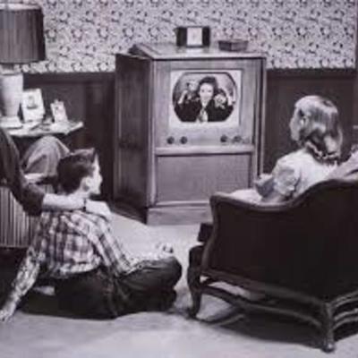 Timeline: EVOLUCIÓN DE LAS TIC EN LA EDUCACIÓN EN LOS AÑOS 50