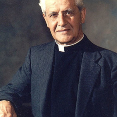 Timeline: LÍNEA DEL TIEMPO “LUZ DE SU SIGLO” PADRE RAFAEL GARCÍA HERREROS UNDA