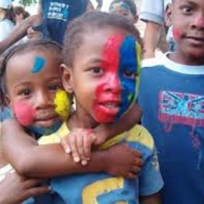 Timeline: Tras los pasos de la infancia y la adolescencia