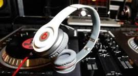 Timeline: la historia de los audífonos