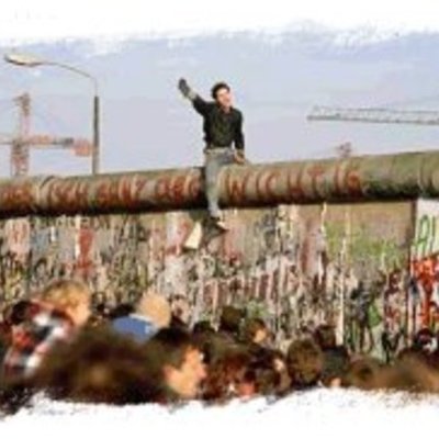 Timeline: SUCESOS RELEVANTES POR EFECTOS DE LA CAÍDA DEL BLOQUE COMUNISTA EN VARIOS PAÍSES DEL MUNDO