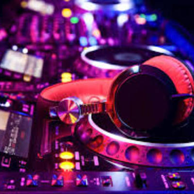 Timeline: LA MUSICA ELCTRONICA