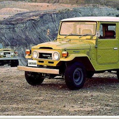 Timeline: la historia del toyota lan crusyer (Vicente E. Constanza parra