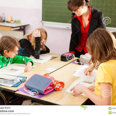 Timeline: Σχολικές αργίες - διακοπές