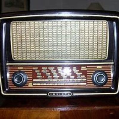 Timeline: LA RADIO