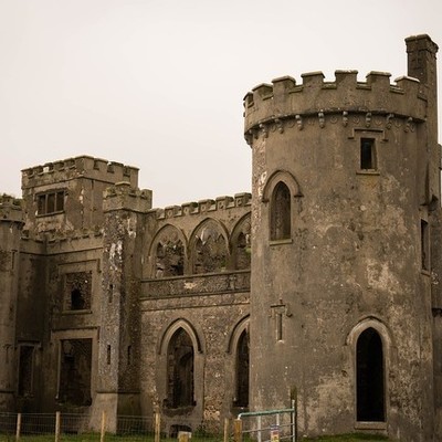 Timeline: L'EDAT MITJANA ( ES DIVIDEIX EN ALTA I BAIXA EDAT MITJANA).