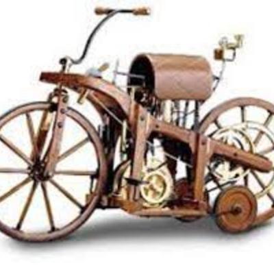 Timeline: historia de las motos