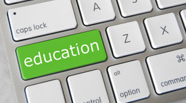 Timeline: Trayectoría, educación a distancia