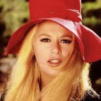 Timeline: Ταινίες της Αλίκης Βουγιουκλάκη