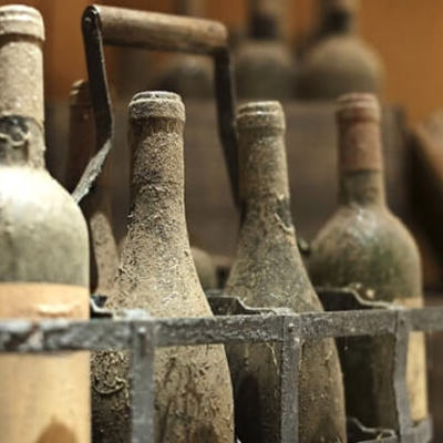 Timeline: historia de la botella de vidrio y plastico